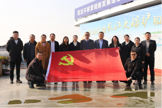 富港建設(shè)集團(tuán)開展“12·4國家憲法日”主題黨日活動暨黨建共建簽約儀式